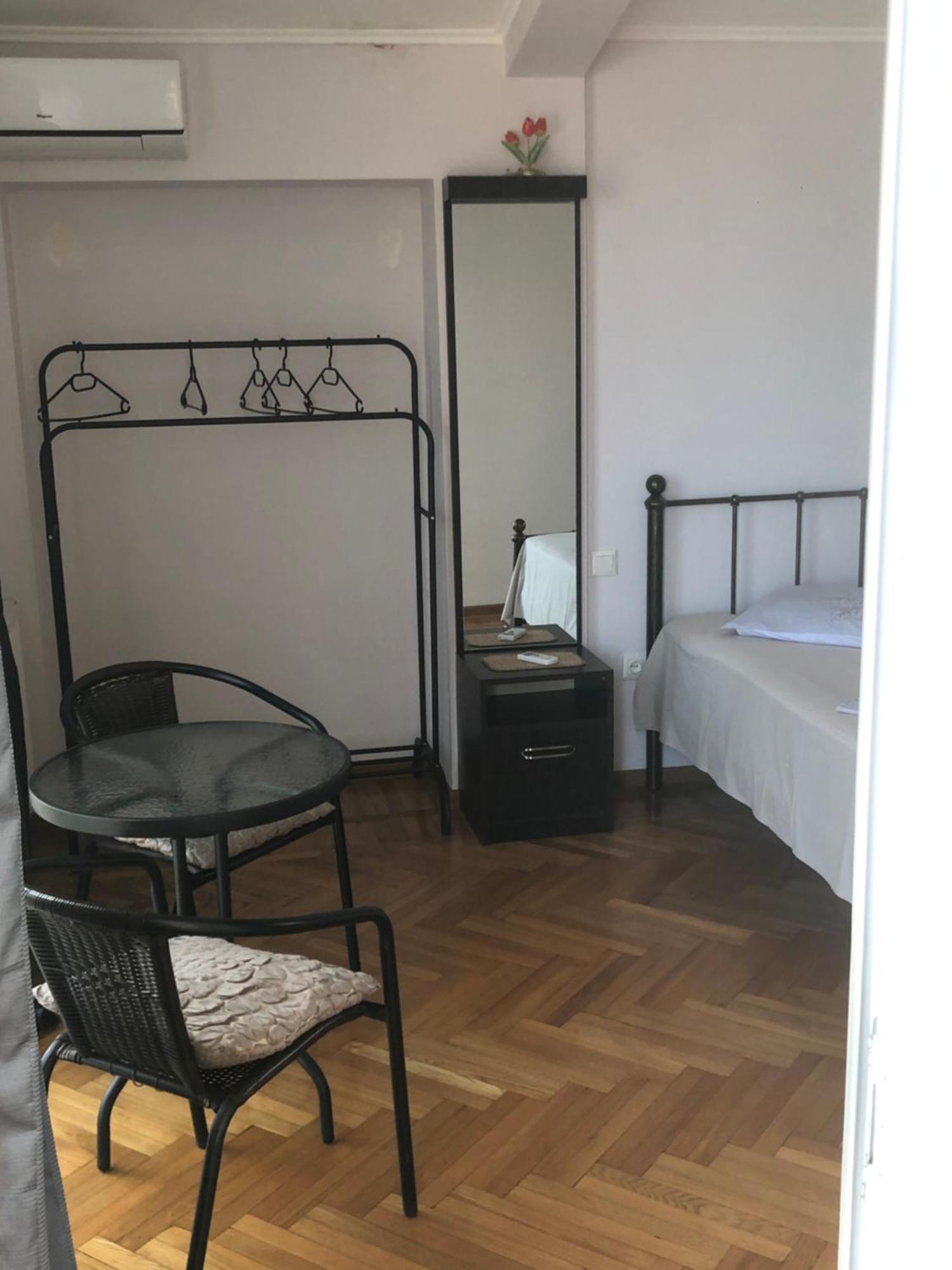 Cozy Guest House In Old 바투미 외부 사진