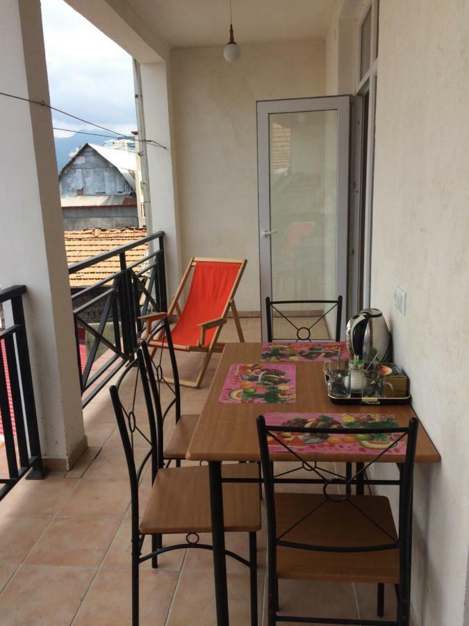 Cozy Guest House In Old 바투미 외부 사진
